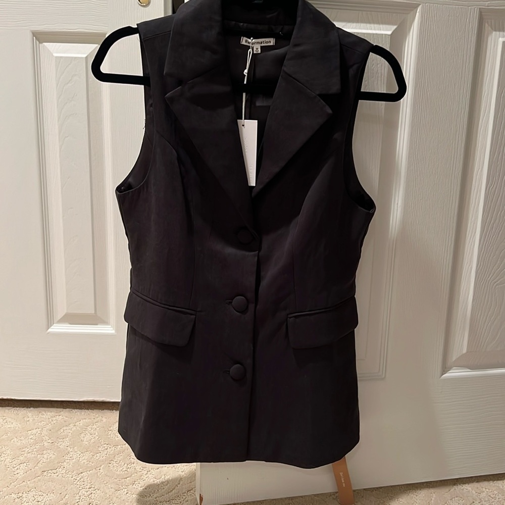 Reformation top black